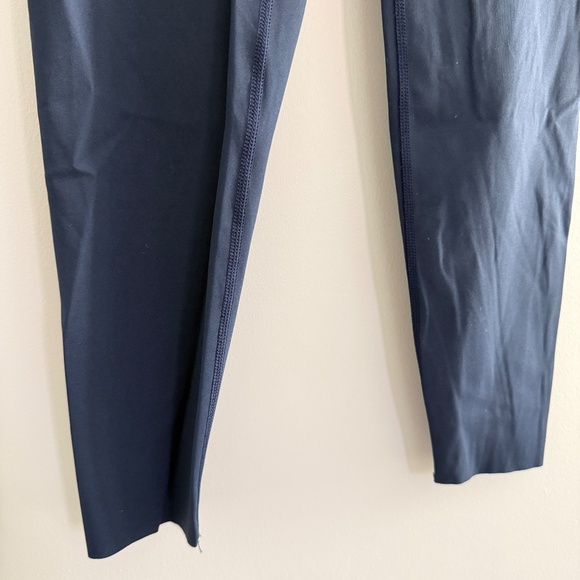 SPANX LEGGINGS ATHLETIC RAW HEM BACK STASH POCKET WIDE WAISTBAND NAVY BLUE M - Picture 4 of 12